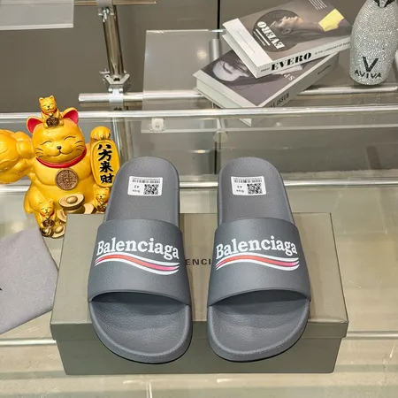 バレンシアガ スリッパ