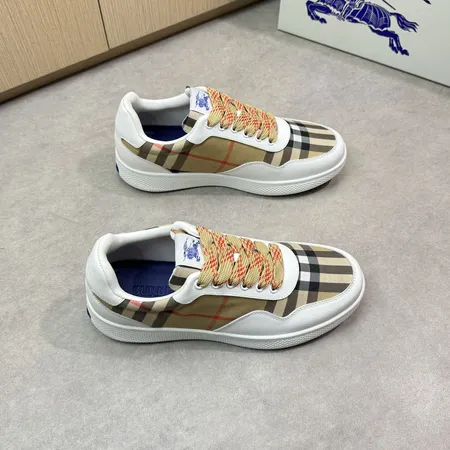 バーバリー ス カジュアルシューズ