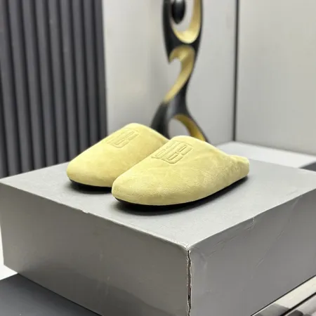 バレンシアガ スリッパ