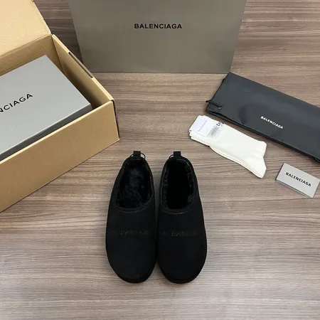 バレンシアガ スリッパ