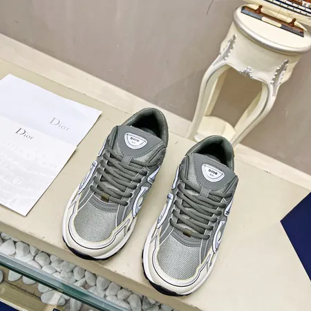 ディオール スニーカー