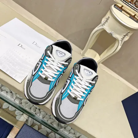 ディオール スニーカー