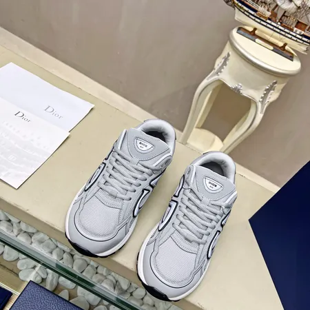 ディオール スニーカー