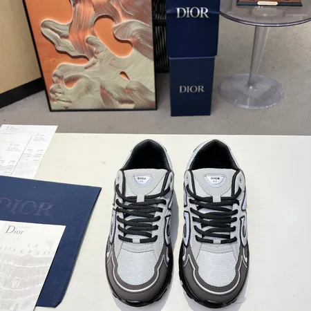 ディオール スニーカー