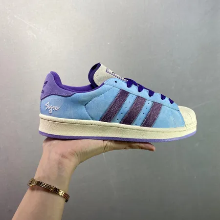 アディダス カジュアルシューズ