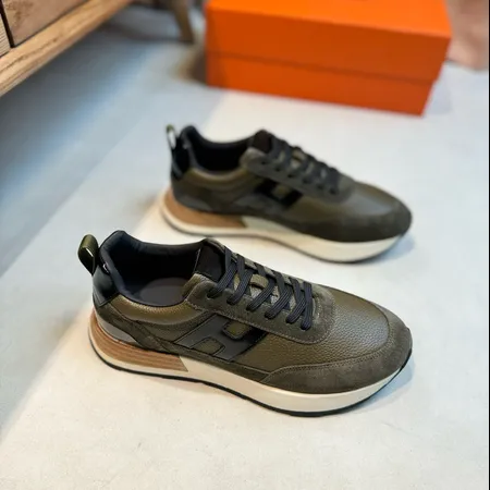 エルメス スニーカー