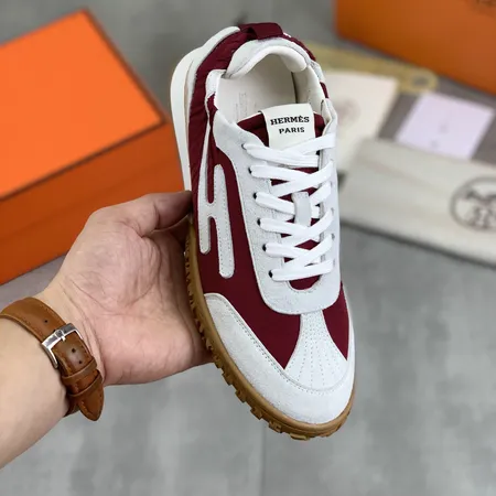 エルメス スニーカー