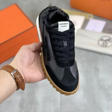 エルメス スニーカー