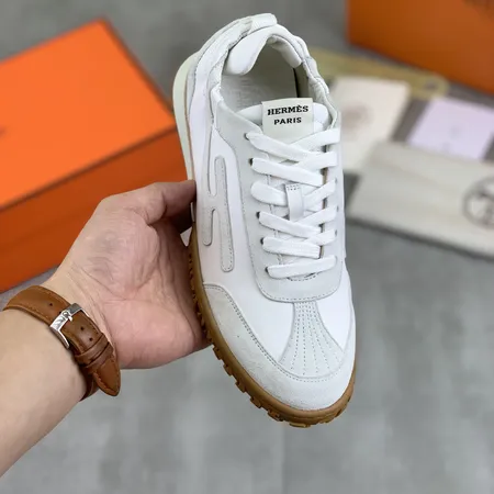 エルメス スニーカー