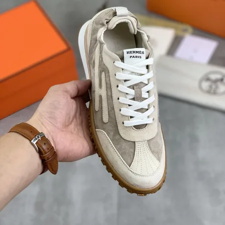 エルメス スニーカー