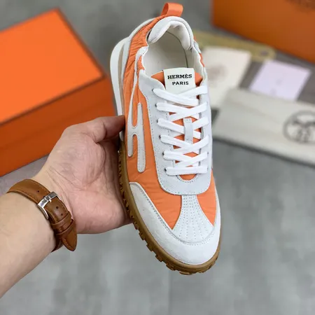 エルメス スニーカー