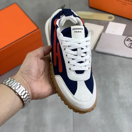 エルメス スニーカー