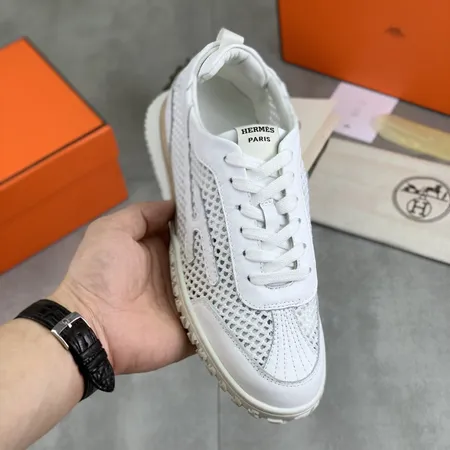 エルメス スニーカー