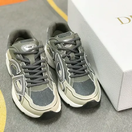 ディオール スニーカー