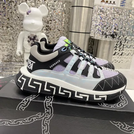 ヴェルサーチ スニーカー