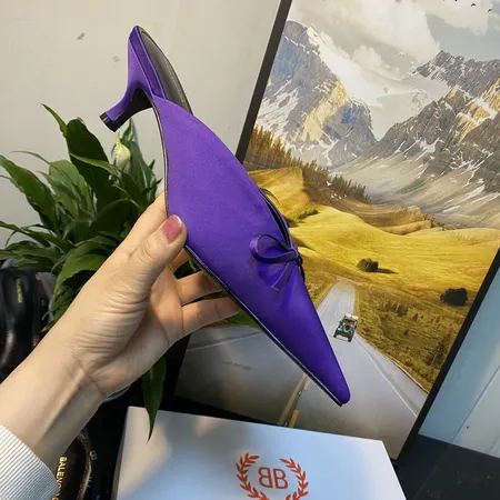 バレンシアガ スリッパ