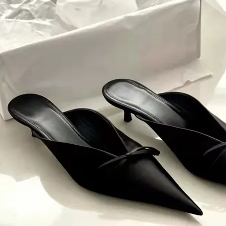 バレンシアガ スリッパ