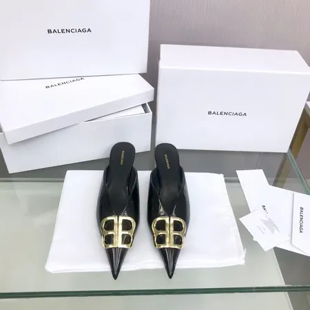 バレンシアガ スリッパ