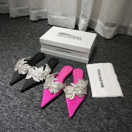 バレンシアガ スリッパ