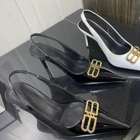 バレンシアガ サンダル