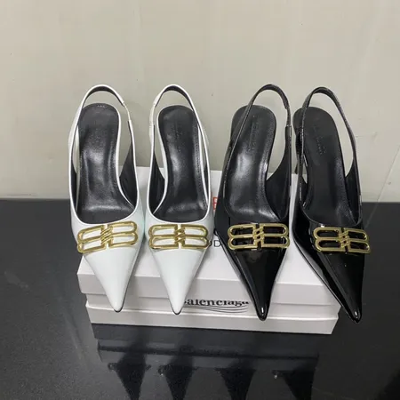 バレンシアガ サンダル