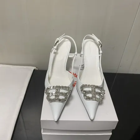 バレンシアガ サンダル