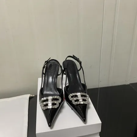 バレンシアガ サンダル