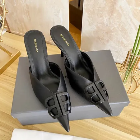 バレンシアガ サンダル