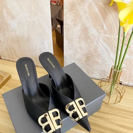 バレンシアガ サンダル