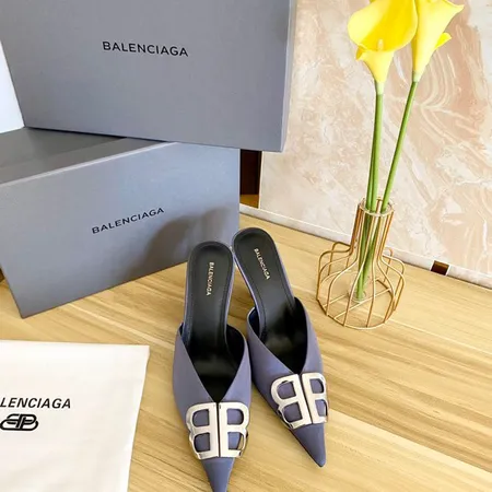 バレンシアガ サンダル