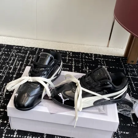 プーマ カジュアルシューズ