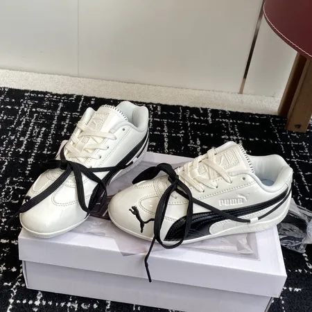 プーマ カジュアルシューズ