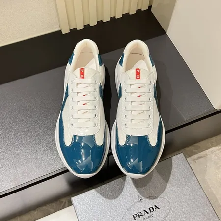 プラダ スニーカー