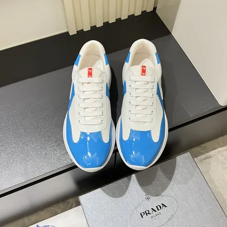 プラダ スニーカー