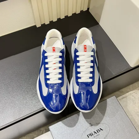 プラダ スニーカー