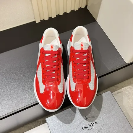 プラダ スニーカー