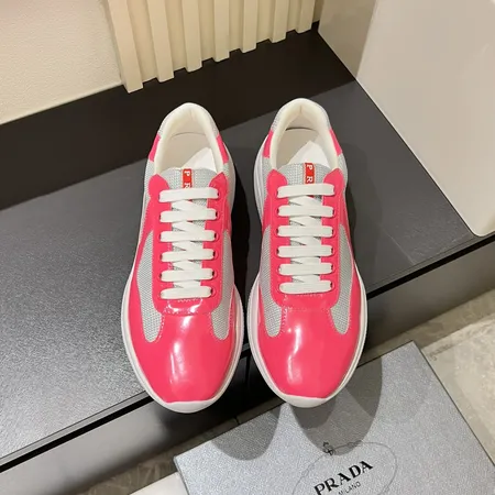 プラダ スニーカー