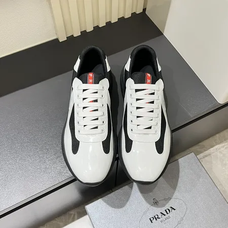 プラダ スニーカー