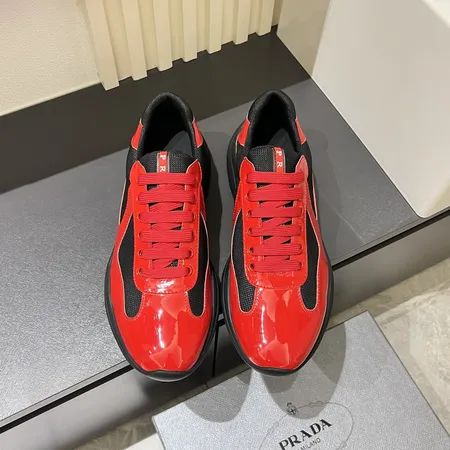 プラダ スニーカー