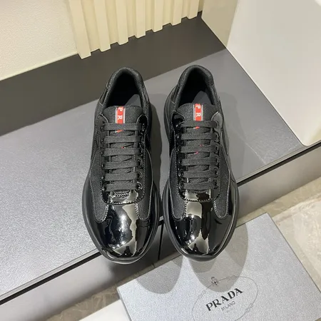 プラダ スニーカー