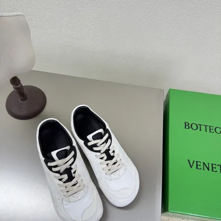 ボッテガ ヴェネタ スニーカー