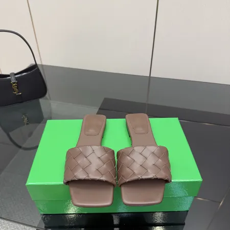 ボッテガ ヴェネタ スリッパ