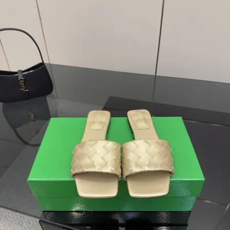 ボッテガ ヴェネタ スリッパ