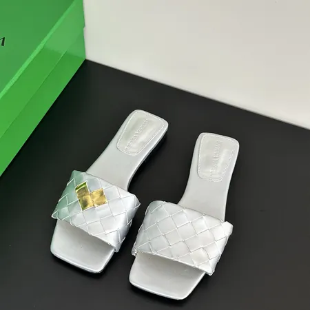 ボッテガ ヴェネタ スリッパ