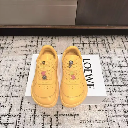 ロエベ カジュアルシューズ