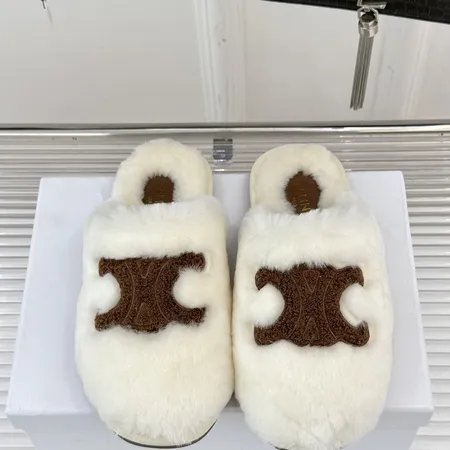 セリーヌ スリッパ