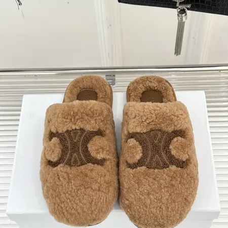 セリーヌ スリッパ