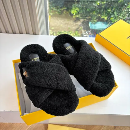 フェンディ スリッパ