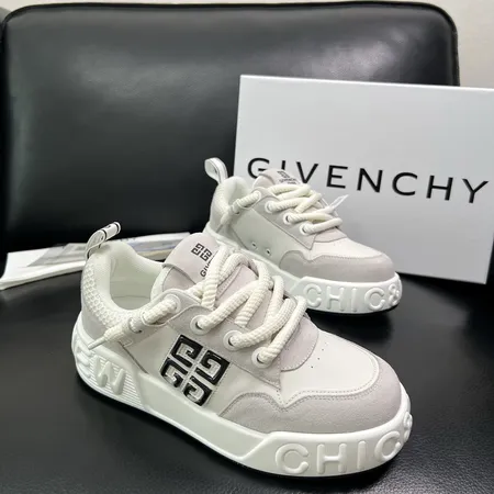 ジバンシィ カジュアルシューズ