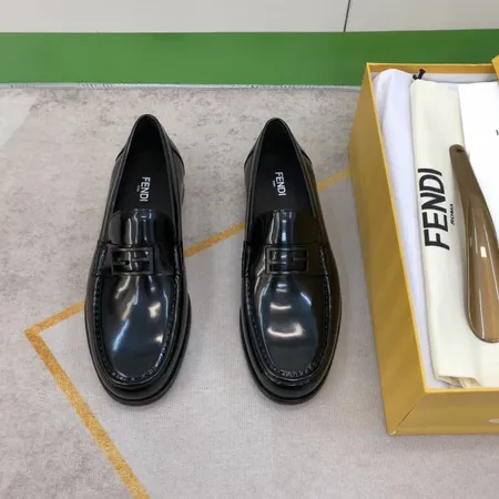 フェンディ ビジネスシューズ